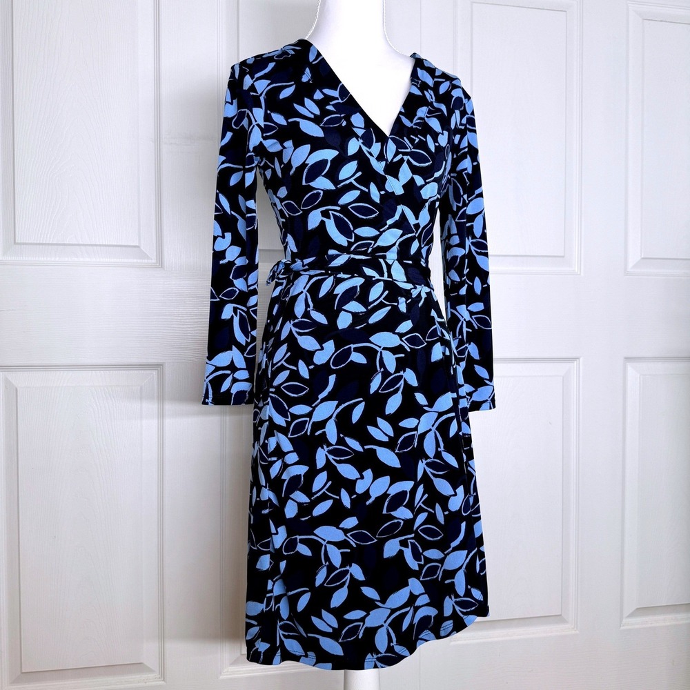BCBGMAXAZRIA Wrap Dress Women‎ XS Blue Navy Leaf Print Long Sleeve V-Neck Jersey